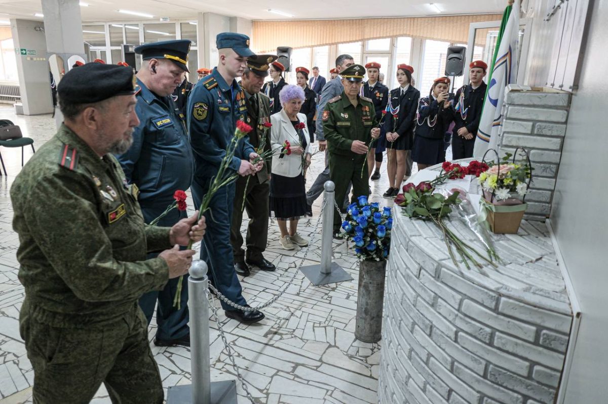 В лицее №31 имени Алексея Шаповалова прошла торжественная церемония принятия юнармейской присяги В лицее №31 имени Алексея Шаповалова прошла торжественная церемония принятия юнармейской присяги
