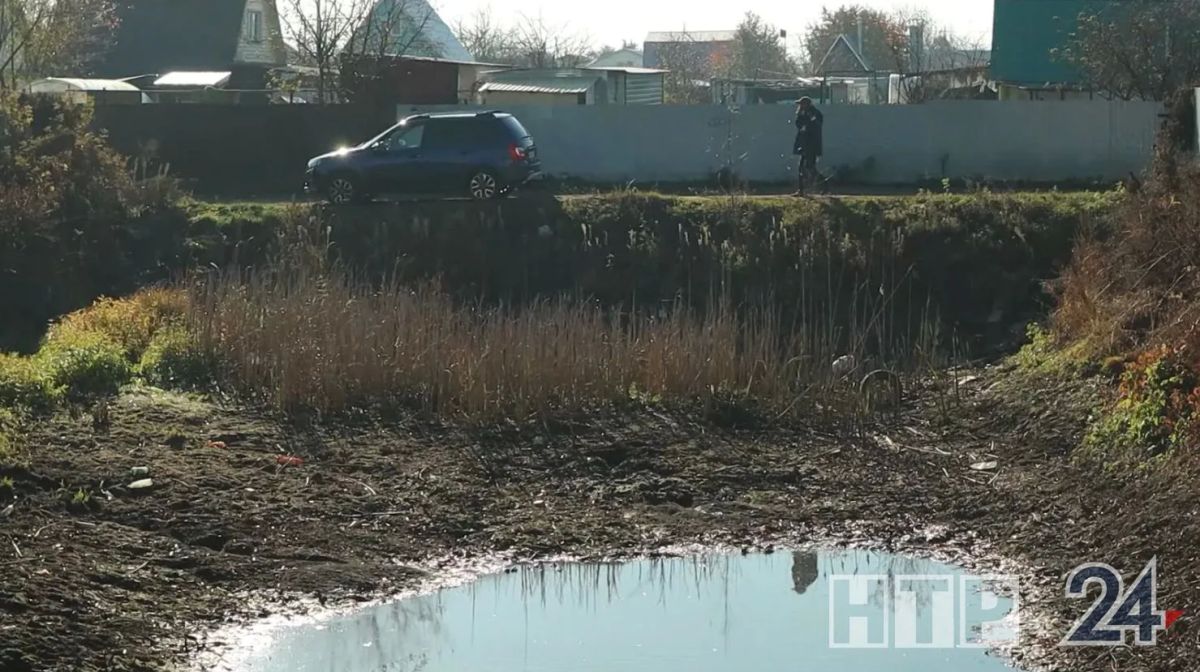 В СНТ «Спутник» садоводы пожаловались на то, что на берегу пересохшего пруда кто-то вывалил строительный мусор В СНТ «Спутник» садоводы пожаловались на то, что на берегу пересохшего пруда кто-то вывалил строительный мусор