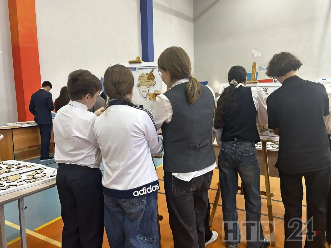 В Нижнекамском политехническом колледже проходит республиканский конкурс по скоростной сборке спилс-карт В Нижнекамском политехническом колледже проходит республиканский конкурс по скоростной сборке спилс-карт