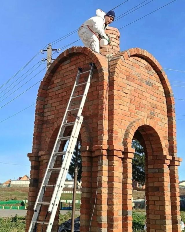 В селе Кулмакса Елантовского сельского поселения продолжаются работы по обновлению часовни