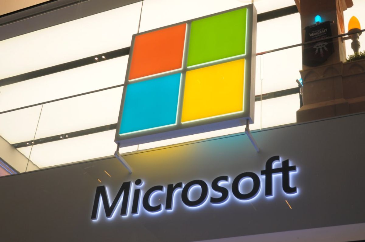 Microsoft предложила 60 тысячам сотрудников уволиться ради экономии на фоне инвестиций в ИИ. Это более четверти штата компании, сообщает Business Insider