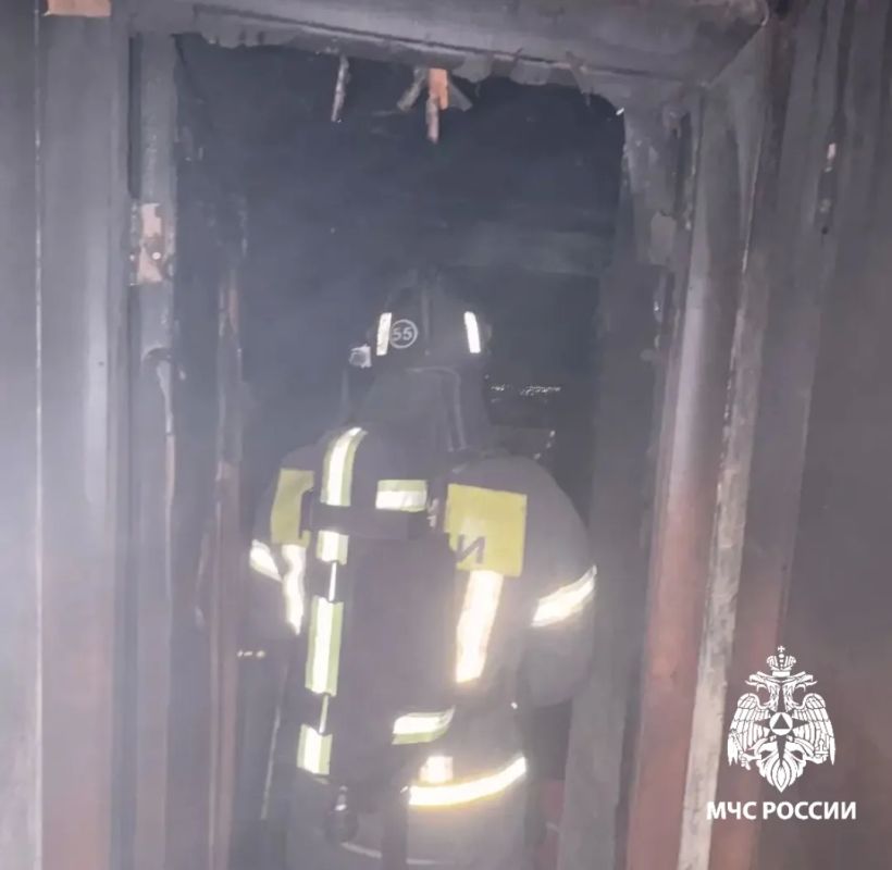 На пожаре в Набережных Челнах спасли надышавшегося дымом мужчину