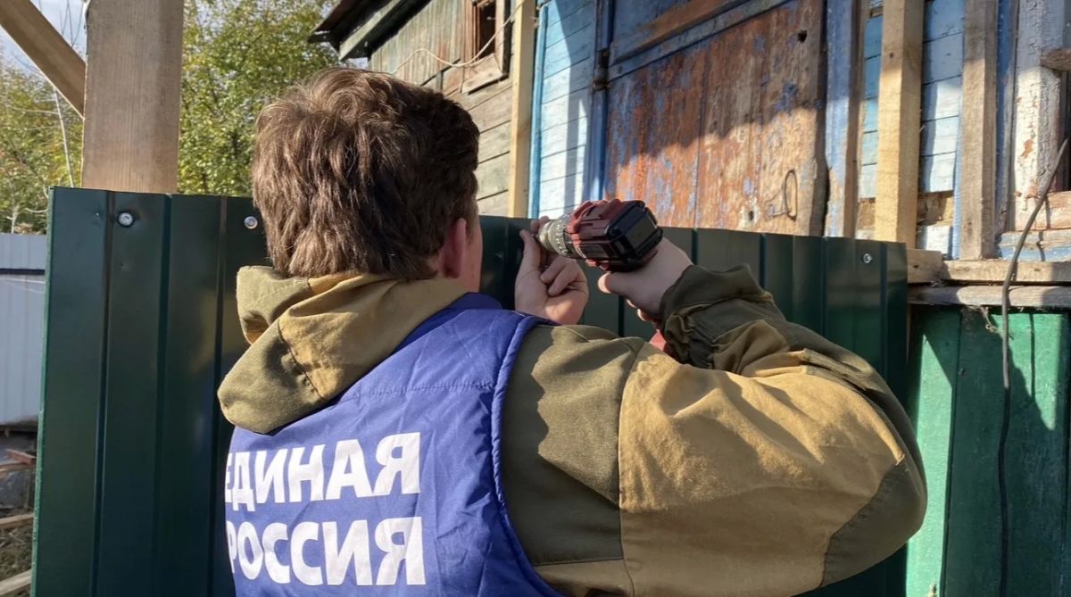 Игорь Кастюкевич: Курская область. Более 900 волонтеров Единой России из 72 регионов страны приняли участие в восстановлении жилья в Курском приграничье в лагере «Курский рубеж» Игорь Кастюкевич: Курская область. Более 900 волонтеров Единой России из 72 регионов страны приняли участие в восстановлении жилья в Курском приграничье в лагере «Курский рубеж»