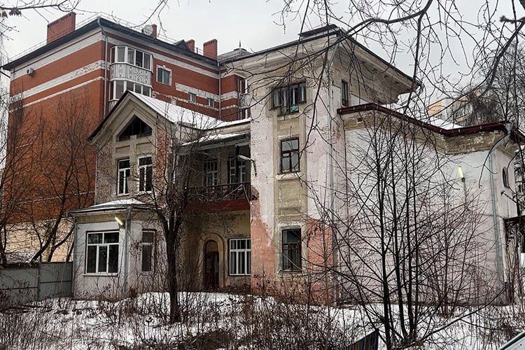 Власти Казани планируют продать особняк архитектора Карла Мюфке на улице Хади Атласи Власти Казани планируют продать особняк архитектора Карла Мюфке на улице Хади Атласи