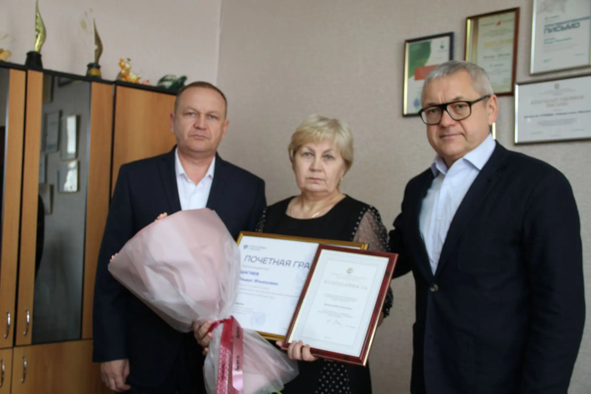 Главный редактор — руководитель филиала «Мензеля-информ» Ильдус Ильязович Шагиев посвятил свою жизнь журналистике, добросовестно трудился на благо Мензелинского района и Татарстана