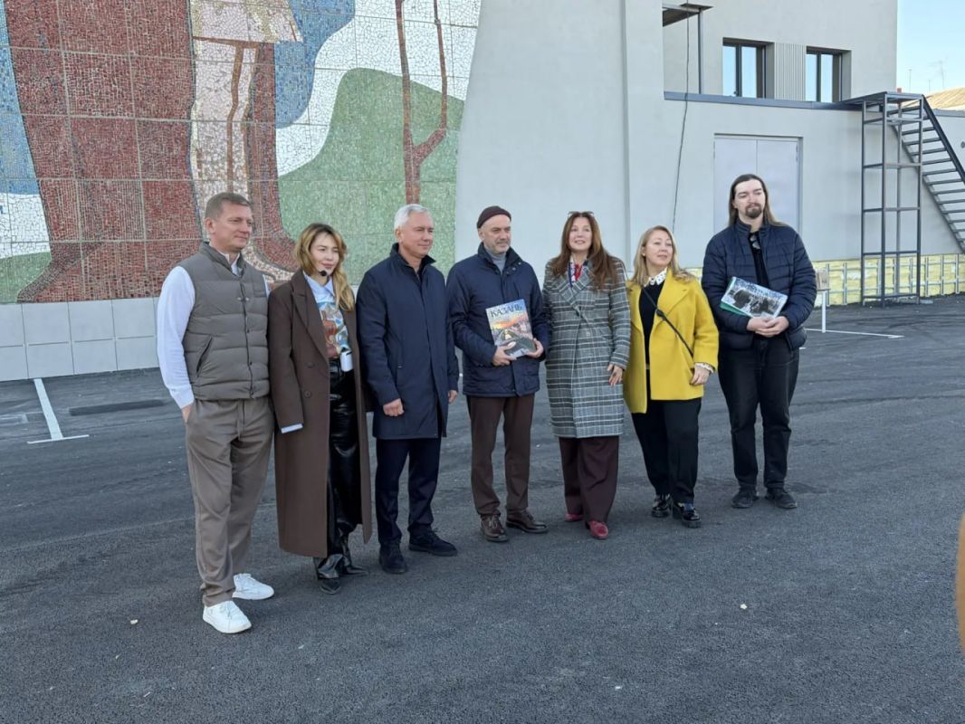В Казани подвели итоги восстановления мозаики «Посадим сады!» В Казани подвели итоги восстановления мозаики «Посадим сады!»