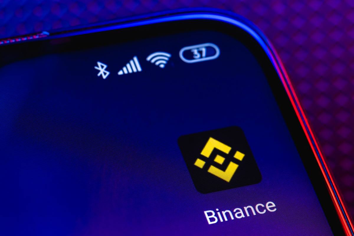 Крупнейшая криптобиржа Binance оценила ущерб от инцидента с безопасностью примерно в $6,3 млрд, при этом ей удалось заблокировать около $3 млрд затронутых активов